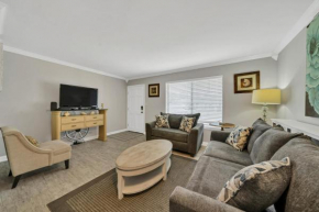Sandprints II B-1 sleeps 4 close to beach